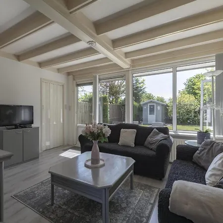 Welcoming With Garden * Sint Maartensvlotbrug