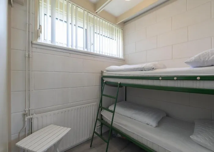 Welcoming With Garden Sint Maartensvlotbrug