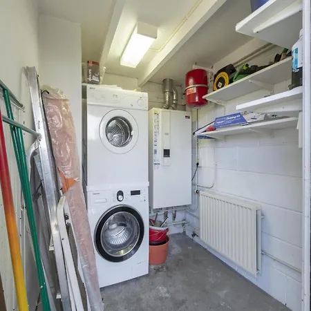 Prázdninový dům Welcoming With Garden Sint Maartensvlotbrug