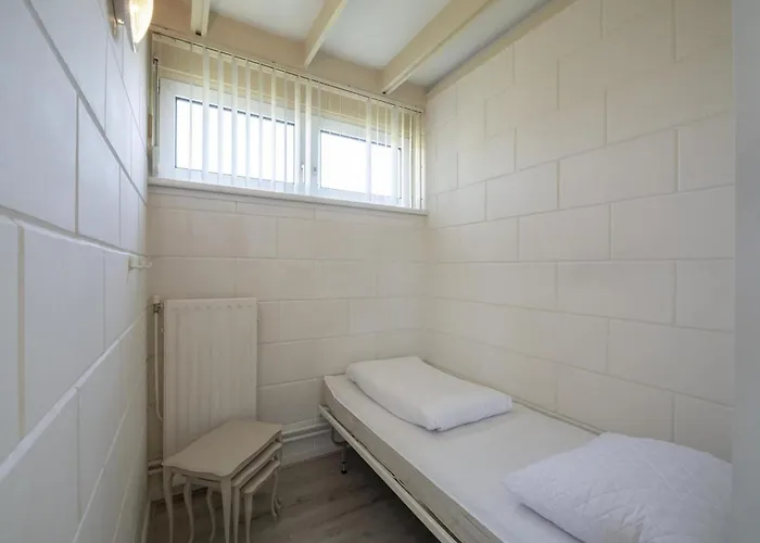 Prázdninový dům Welcoming With Garden *